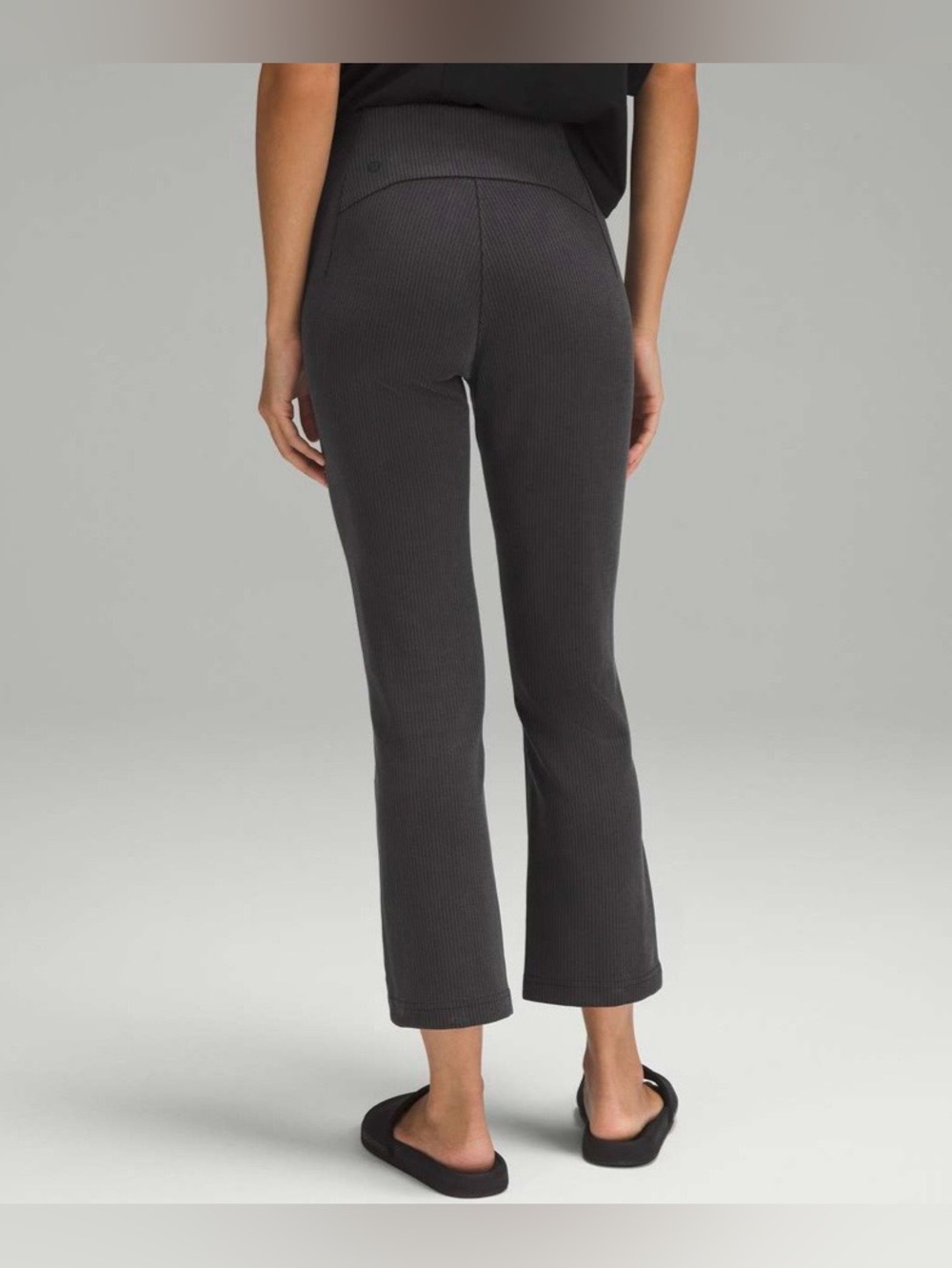 NWT!Lululemon Ribbed Softstreme Zip-Leg
High-Rise Cropped Pants 25" Sz:10 Black - Picture 3 of 12